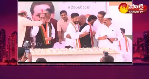 V Hanumantha Rao Fun With CM Revanth Reddy