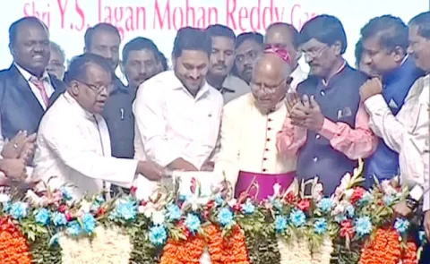 CM Jagan Cake Cutting Celebrations At Semi Christmas Event