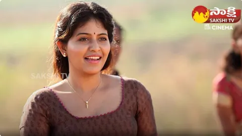 Actress Anjali Interesting Comments on Lip Lock Scenes 