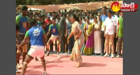 Minister RK Roja Playing Kabaddi