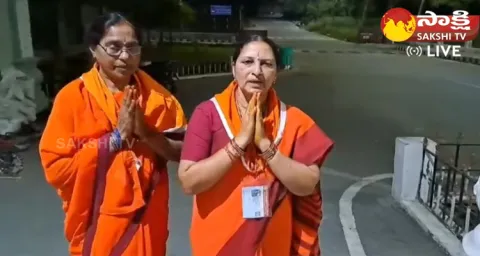 Tirumala Srivari Sevaks Gives Clarity On Minister Roja Incident 