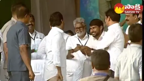 Kesineni Nani At At Denduluru Public Meeting 