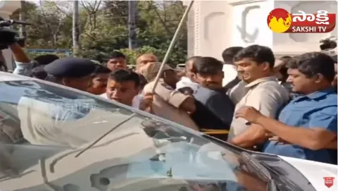 MLA KP Vivekananda Misbehaviour With Saifabad ACP Sanjay Kumar