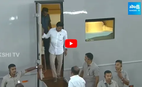 CM YS Jagan Grand Entry At Memantha Siddham Public Meeting