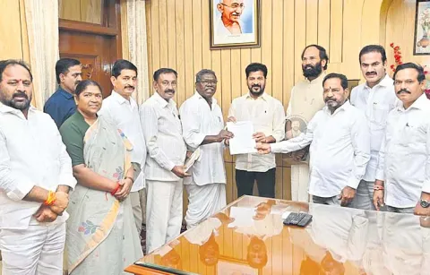 Gummadi Narsayya met the CM in the chamber and presented a petition