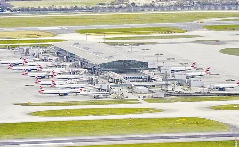 London Heathrow Airport closed