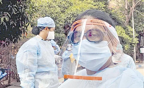 Telangana in first wave of Covid: Woman constable Velupula Pramila who performed duties at Gandhi Hospital