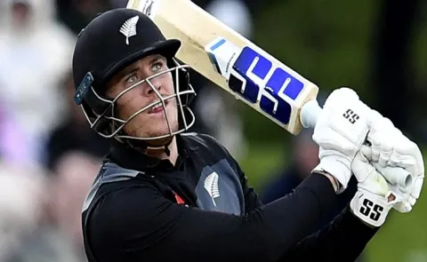 New Zealand Set 221 Runs Target To Pakistan In 4th T20
