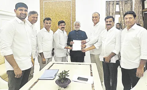 BRS MLAs Given Notice To Speaker Gaddam Prasad Over Minister Komatireddy Venkat Reddy