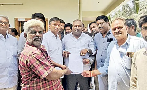 Janasena Mla Sundar Vijay Kumar Threatens To Farmers