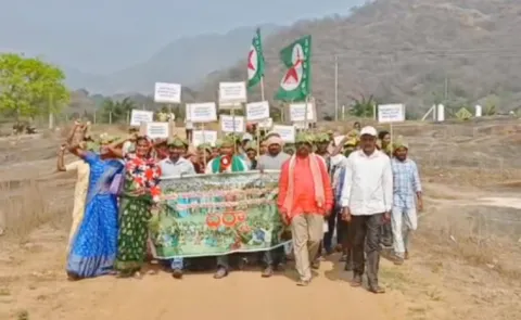 People Of 7 Villages In Anakapalle Area Protest Against AP Govt