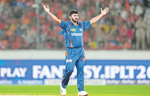 Shardul Thakur is showing his strength for Lucknow Supergiants