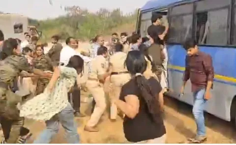 HCU Students Protest Against Telangana Sarkar