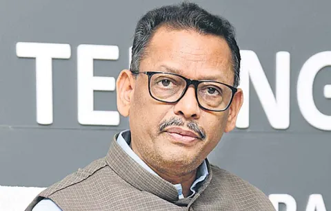 Government orders inquiry against Ravinder Naik