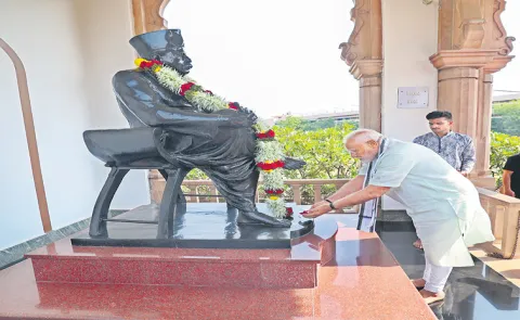 PM Narendra Modi visited Dr Hedgewar Smruti Mandir in Nagpur
