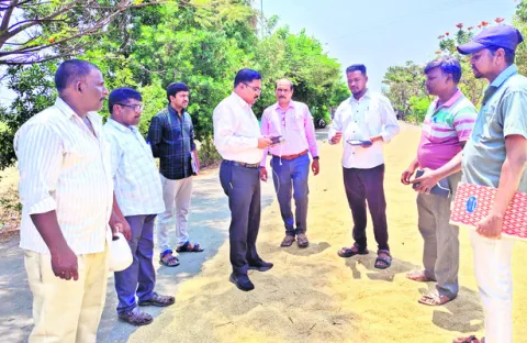 నిబంధనల మేరకే ధాన్యం కొనుగోళ్లు 