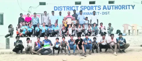 ఉత్సాహంగా జిల్లా స్థాయి అథ్లెటిక్‌ పోటీలు 