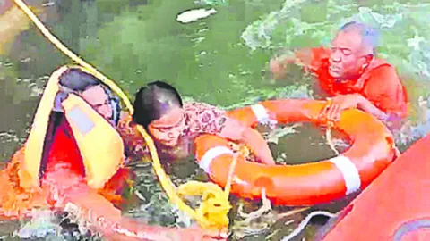 మహిళ ప్రాణాలు కాపాడిన ఎస్‌డీఆర్‌ఎఫ్‌ సిబ్బంది 