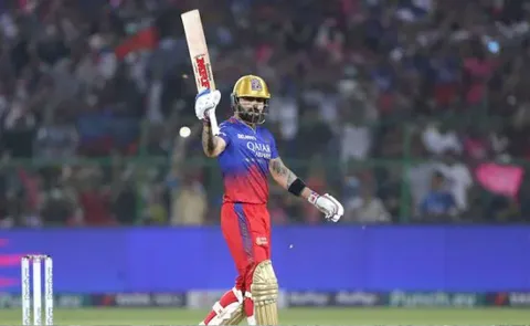 Virat Kohli beats Rohit Sharma on his way to create IPL history