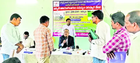 విద్యుత్‌ సమస్యలు పరిష్కరించాలి