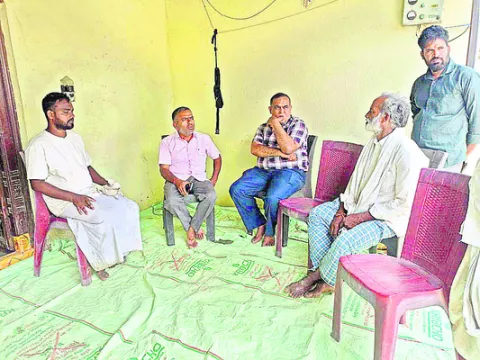 రైతు కుటుంబాన్ని ఆదుకుంటాం
