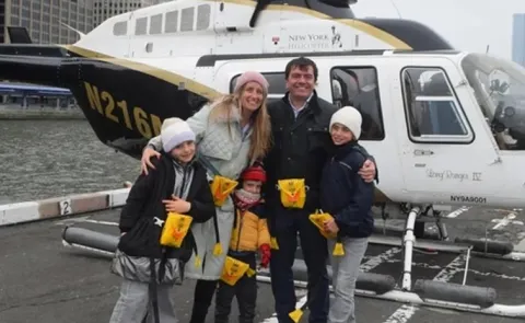 helicopter crashed into the Hudson River in New York City