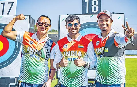 Indian team qualifies for gold medal match in mens recurve team event