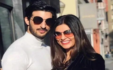 Sushmita Sen and Rohman Shawl arrived together for a fashion show 