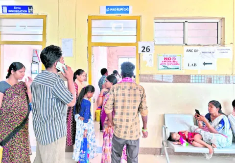 పరీక్షల పేరుతో వసూళ్లు