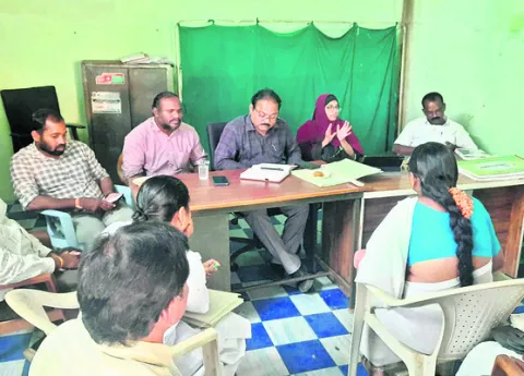 ప్రభుత్వ ఆస్పత్రుల్లో కాన్పులను ప్రోత్సహించాలి 