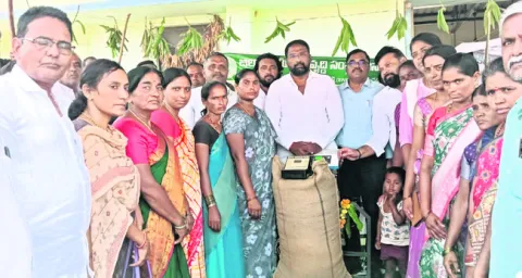 సకాలంలో ధాన్యం కొనుగోళ్లు 