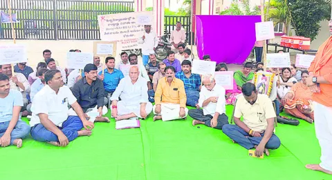 రాష్ట్రంలో అరాచక పాలన
