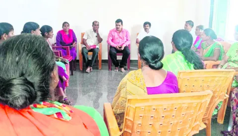సీ్త్రనిధి రుణాలను సద్వినియోగం చేసుకోవాలి 
