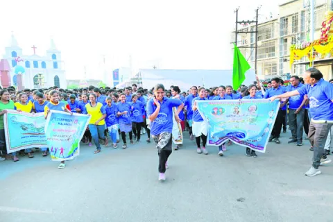 మహనీయులను స్మరించుకుందాం