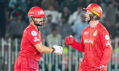 PSL 2025: Munro Hits Fifty Islamabad United Beat Lahore Qalandars