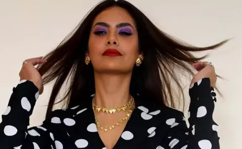 Esha Gupta Comment on doing scenes with Bobby Deol