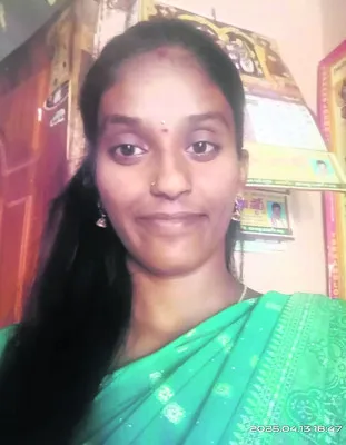 కాళ్ల పారాణి ఆరకముందే వివాహిత ఆత్మహత్య