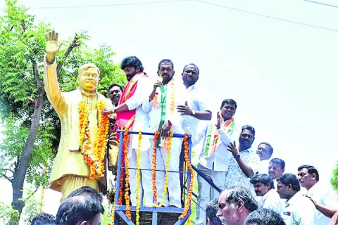 అజాత శత్రువు శ్రీపాదరావు 