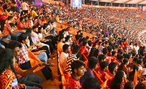 Hyderabad Uppal Stadium Mobile Phones Theft Gang 