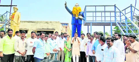 రాష్ట్రంలో రెడ్‌బుక్‌ పాలన 