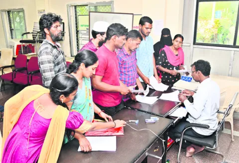 రాజీవ్‌ యువ వికాసానికి భారీగా దరఖాస్తులు