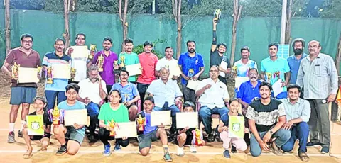 ముగిసిన జిల్లా స్థాయి టెన్నిస్‌ చాంపియన్‌షిప్‌