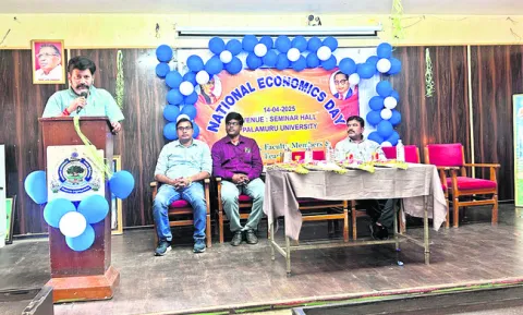 దేశాభివృద్ధిలో ఆర్థికశాస్త్రం కీలకం 