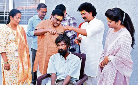 actor babu mohan about road accidents and rich peoples help for orphans