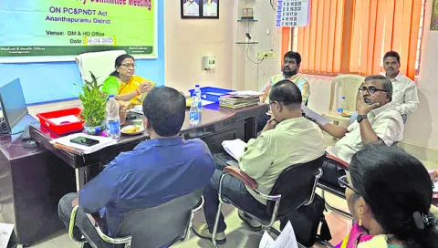 లింగ నిర్ధారణకు పాల్పడితే కఠిన చర్యలు 