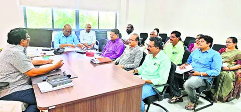 రేషన్‌కార్డు దరఖాస్తుల విచారణ పూర్తి చేయాలి