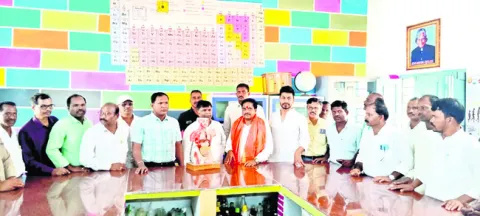 ప్రభుత్వ పాఠశాలల్లోనే నాణ్యమైన విద్య 
