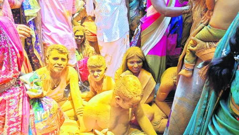 వైభవంగాబండారోత్సవం 
