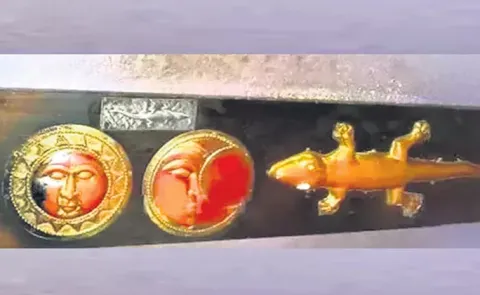What is the  significance of the golden Lizard Temple in Kanchipuram