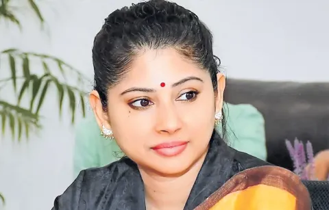 Notices to Smita Sabharwal